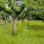 La Demeure De Cyr Saint-Chamant (Cantal)