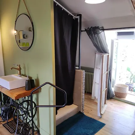 La Demeure De Cyr 3* Saint-Chamant (Cantal)