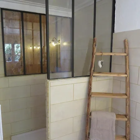 לינה וארוחת בוקר La Demeure De Cyr 3*