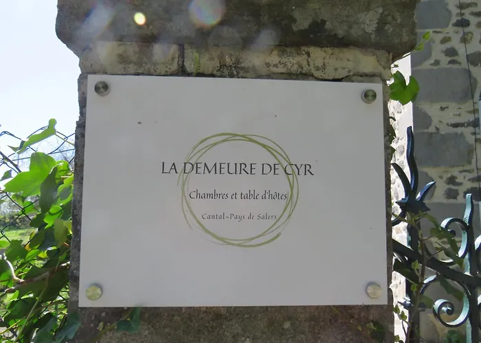 La Demeure De Cyr Bed and breakfast Saint-Chamant (Cantal)