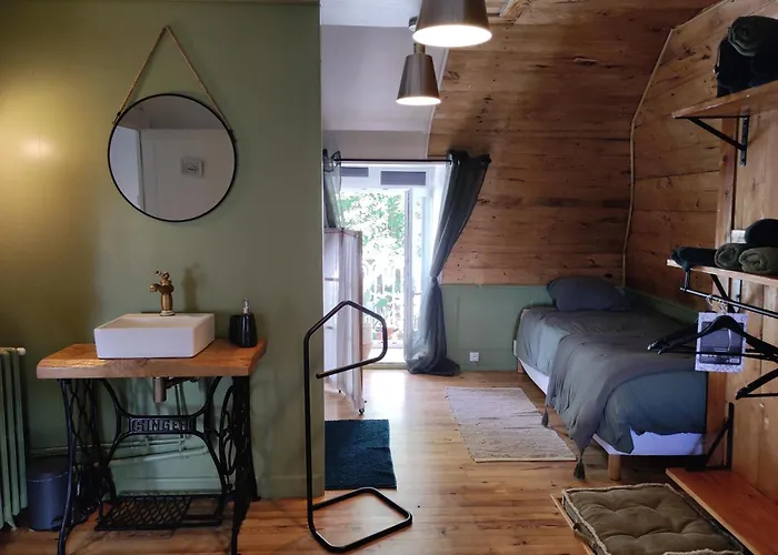 Bed and breakfast La Demeure De Cyr 3*